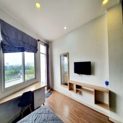 ZÁ *** VỚI PN TÁCH BẾP NGAY HAI BÀ TRƯNG - BAN CÔNG THANG MÁY