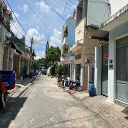 Phòng 24m2 đường 339, Phước Long (Q9 cũ): trệt + gác, 2 cửa sổ