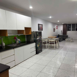 Căn góc chung cư Thanh Bình 68m2 giá 8,5tr/th full nội thất view bờ kè