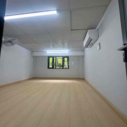 Nhà mới xây Duy Tân p15 quận Phú Nhuận sẵn máy lạnh chỉ 13tr