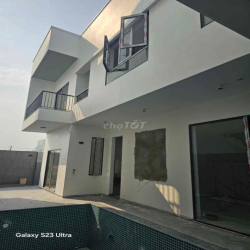 Villa Eruovilla 2 có 5 phòng ngủ 6 toilet, hồ bơi