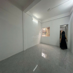 Cư Xá Lý Thường Kiệt Q10, DT 68m2, 2 PN  2 Toilet PK, Bếp. Giá 9 triệu