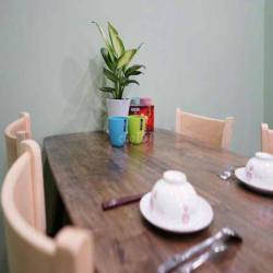 Siêu Phẩm 2PN 1PK Ban Công 60m2 FullNT Có Thang Máy, Hầm Xe Giáp PN,Q1