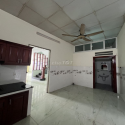 Cho thuê nhà hẻm ô tô 1 trệt 1 lầu xã Bình Chánh