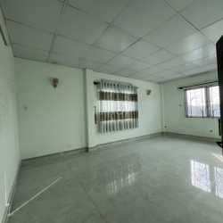 Cho thuê nhà hẻm ô tô 1 trệt 1 lầu xã Bình Chánh