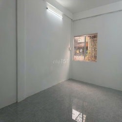 Cư Xá Lý Thường Kiệt Q10, DT 68m2, 2 PN  2 Toilet PK, Bếp. Giá 9 triệu