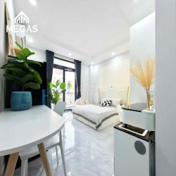 STUDIO LUXURY TÂN QUY Q7 – BAN CÔNG VIEW TRƯỜNG TỒN ✨