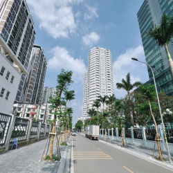 Văn phòng sàn thương mại Đẹp 40m2 Full tiện ích tại Hoàng Quốc Việt