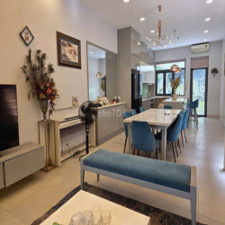 Biệt thự full nội thất 1 Trệt 2 Lầu 6x20m Phố Đông Nguyễn Thị Định