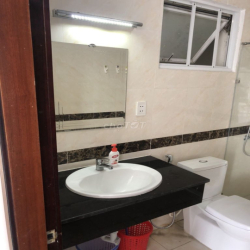 Cho thuê căn hộ Giai Việt 2PN 2WC 82M2 có 1 số nội thất 