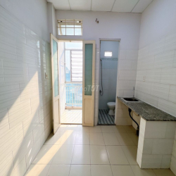 Trọ ban công thoáng mát, máy giặt chung sau HUB, SPKT 4p đi xe