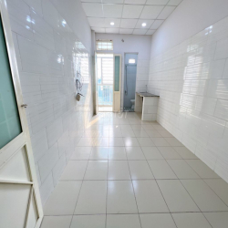 Trọ ban công thoáng mát, máy giặt chung sau HUB, SPKT 4p đi xe