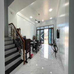 CHO THUÊ NHÀ 5 PHÒNG NGỦ FULL NỘI THẤT (CÓ THANG MÁY) KHU PHÍA BẮC