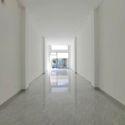 Tòa nhà văn phòng sàn trống suốt mới xây phường An Phú, quận 2