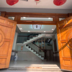 nhà trệt 2 lầu 4pn 3 vs hẻm xe tải 