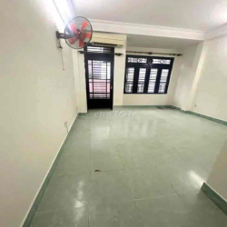 NC BÌNH THẠNH - HẺM XE TẢI ( 1 TRỆT 3 LẦU )