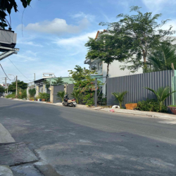 chính chủ cho thuê nhà nguyên căn 1 pn tại 1651/56 lê văn lương