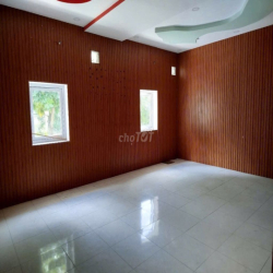 Cho Thuê Nhà Đường Hoàng Việt, Tân Bình ( 15x20m - KD TỰ DO )