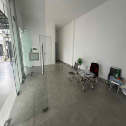 cho thuê mb 2 mặt tiền ngay trường học Lê Anh Xuân