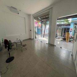 cho thuê mb 2 mặt tiền ngay trường học Lê Anh Xuân