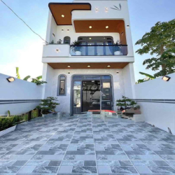 Nhà Mặt tiền đường nhựa phước tân kinh doanh buôn bán