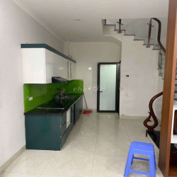 🏡 10 TRIỆU THUÊ NGAY NHÀ 5 TẦNG PHỐ TRẠM – Ô TÔ ĐỖ CỬA – GẦN AEON MALL