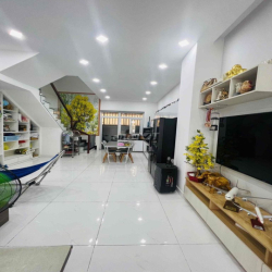 Em cho thuê nhà phố full nội thất KDC Khang Điền Bình Chánh