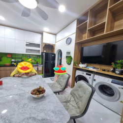 Nhà mới Full nội thất 1 Trệt 1 Lầu 4x6m 2 Phòng hẻm Tùng Thiện Vương