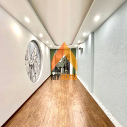 SAU LƯNG MEGA NHÀ HẦM TRỆT 4LẦU NHÀ ĐẸP ĐÚNG GIÁ VỊ TRÍ THUẬN LỢI