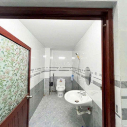 Nhà lầu mới 2 phòng 2 máy lạnh KDC Thới Nhựt 1