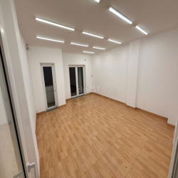 Văn phòng nguyên sàn lầu 3 80m2 giá 8tr