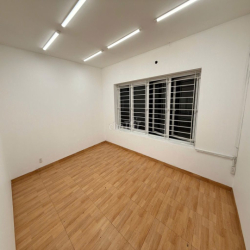 Văn phòng nguyên sàn lầu 3 80m2 giá 8tr