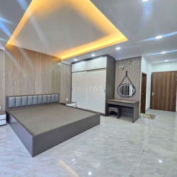 nhà đẹp có nội thất hẻm ô tô gần đh GTVT q12 4pn 5wc