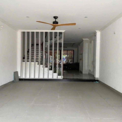 Cho thuê Nhà 1 trệt 3 Lầu - FULL NỘI THÂT mặt tiền Đường Số Phước Bình