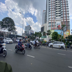 Góc 2MT Sư Vạn Hạnh, ngay Vạn Hạnh Mall