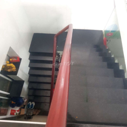 NHÀ NGUYÊN CĂN 1 TRỆT 1 LẦU, DT 5×15 CÓ 3PN,3WC. ĐƯỜNG LỚN XE TẢI