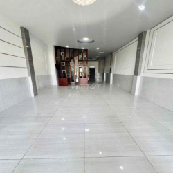 NHÀ CHO THUÊ: TRỆT 3 LẦU TUYỆT ĐẸP, MỚI - FULL MÁY LẠNH - MẶT TIỀN KHU