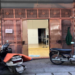 Chính chủ cho thuê cửa hàng mặt sàn sàn tầng 1