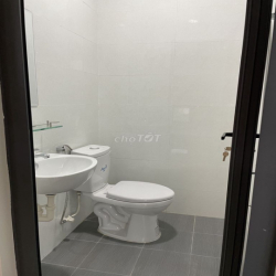 Cho thuê căn góc Vạn Phúc city 8.5x17m DTSD 350m2  42tr có thang máy