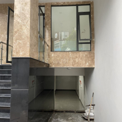 Cho thuê căn góc Vạn Phúc city 8.5x17m DTSD 350m2  42tr có thang máy