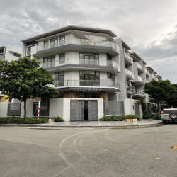 Cho thuê căn góc Vạn Phúc city 8.5x17m DTSD 350m2  42tr có thang máy