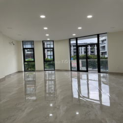 Cho thuê căn góc Vạn Phúc city 8.5x17m DTSD 350m2  42tr có thang máy