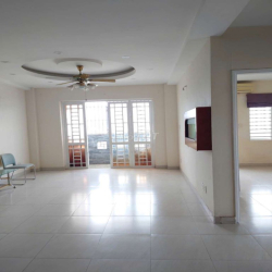 CHO THUÊ CĂN HỘ QUẬN 3 – 82M2, GIÁ 12TRD/THÁNG