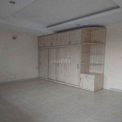 CHO THUÊ CĂN HỘ QUẬN 3 – 82M2, GIÁ 12TRD/THÁNG
