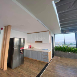 👉 KTX Sang Xịn Thang Máy Ngay Cầu Kinh Thanh Đa