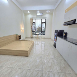 cho thuê nhà 6 tầng KĐT Yên Duyên X2B, view hồ, ô tô tải đỗ cửa