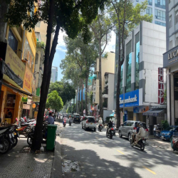 Văn phòng cho thuê đẹp 91 Cao Thắng - gần ĐH Hoa Sen, Giá 39 triệu!