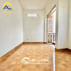 Phòng Ban Công Sau Lưng Aeon Tân Phú, Thoáng Mát An Ninh