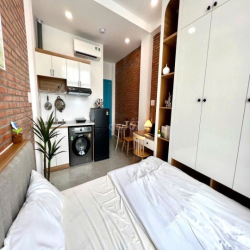 Studio Q1 giá tốt – ban công lớn, giặt riêng, full nội thất, Quận 1