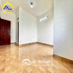 Phòng Ban Công Sau Lưng Aeon Tân Phú, Thoáng Mát An Ninh